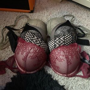 Lot of 32D bombshell Victoria’s Secret bras